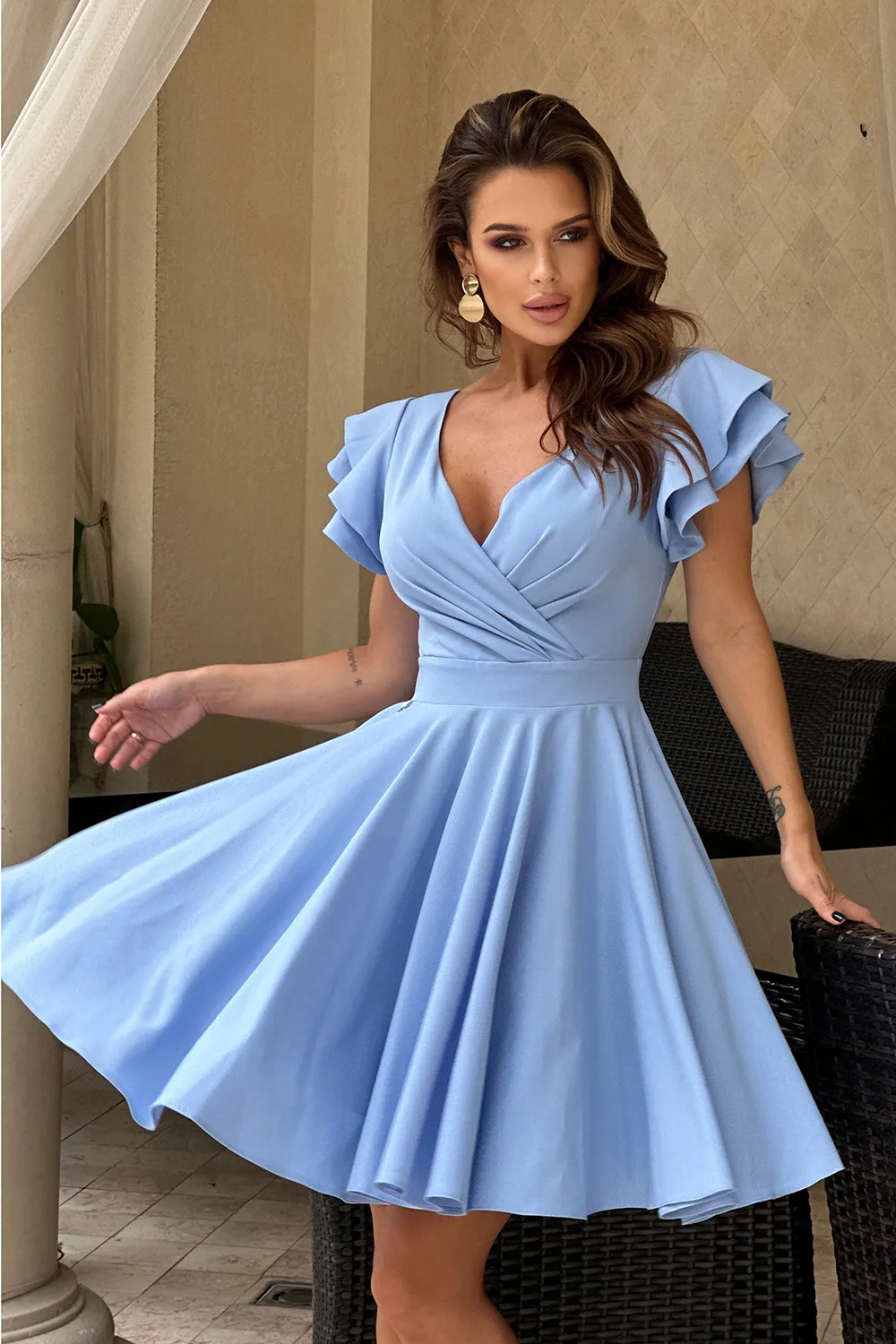 Zdjęcie Jakie są modne sukienki na komunię? Oto najnowsze trendy i style