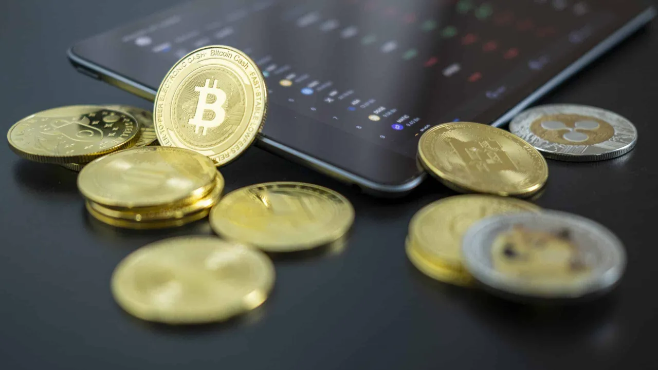 Zdjęcie Czy inwestowanie w kryptowaluty jest legalne? Sprawdź, co musisz wiedzieć