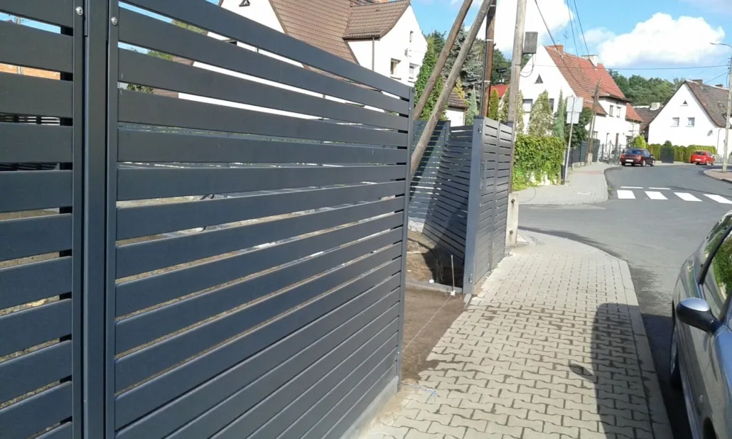 Zdjęcie Jaka wysokość ogrodzenia? Poznaj zalecenia i przepisy