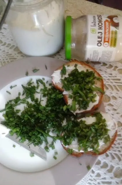 Zdjęcie Czym smarować chleb przy wysokim cholesterolu, aby uniknąć problemów zdrowotnych?