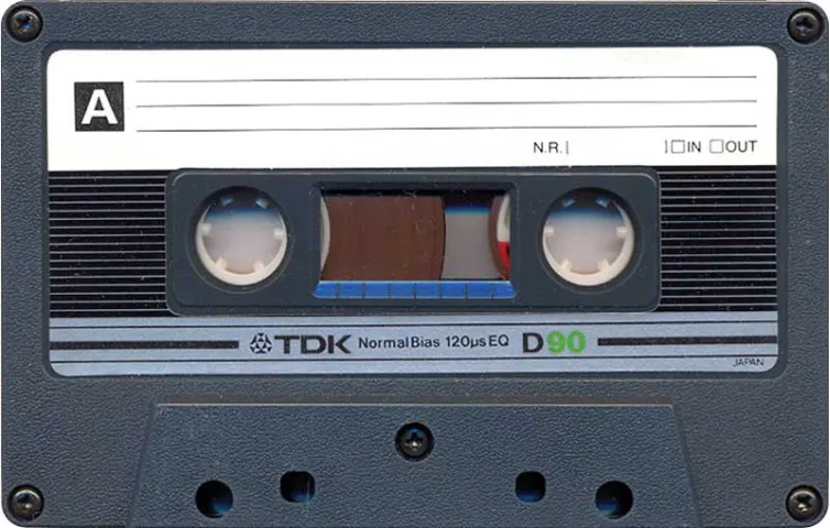 Zdjęcie Gdzie wyrzucić kasety magnetofonowe? Poradnik recyklingu taśm