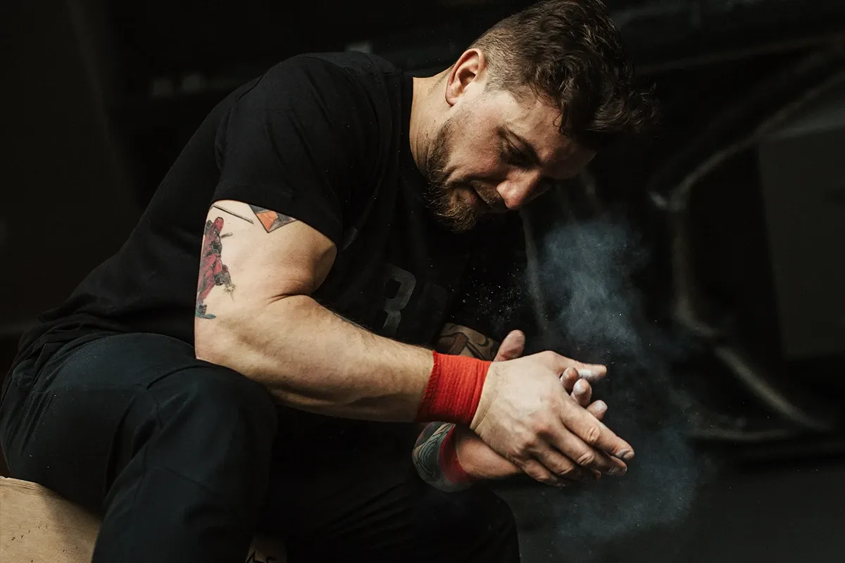 Zdjęcie Jak połączyć CrossFit z siłownią? Plan, efekty i unikaj przetrenowania