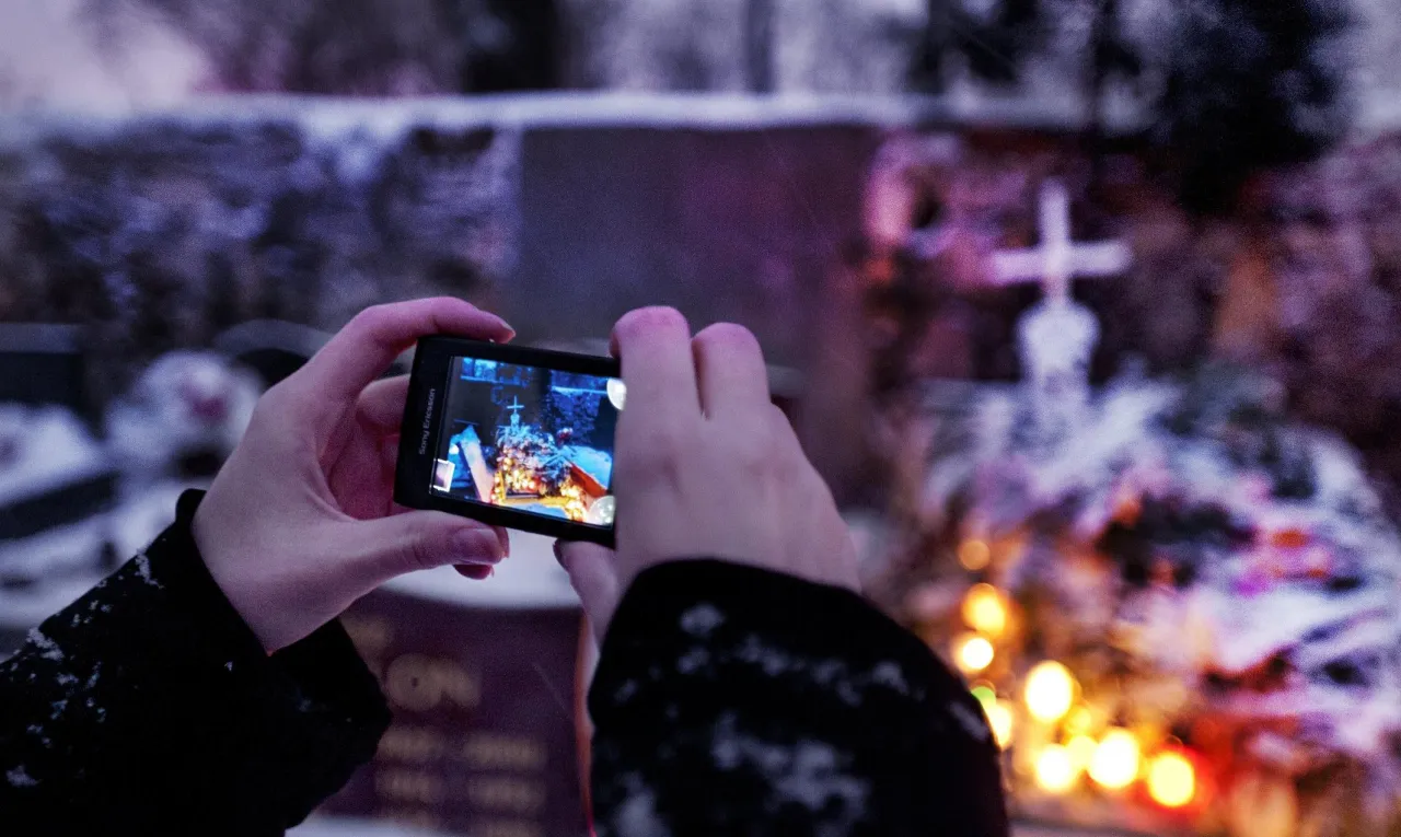 Zdjęcie Jak usunąć czyjeś konto na Facebooku? Prawda o prywatności i zgłoszeniach