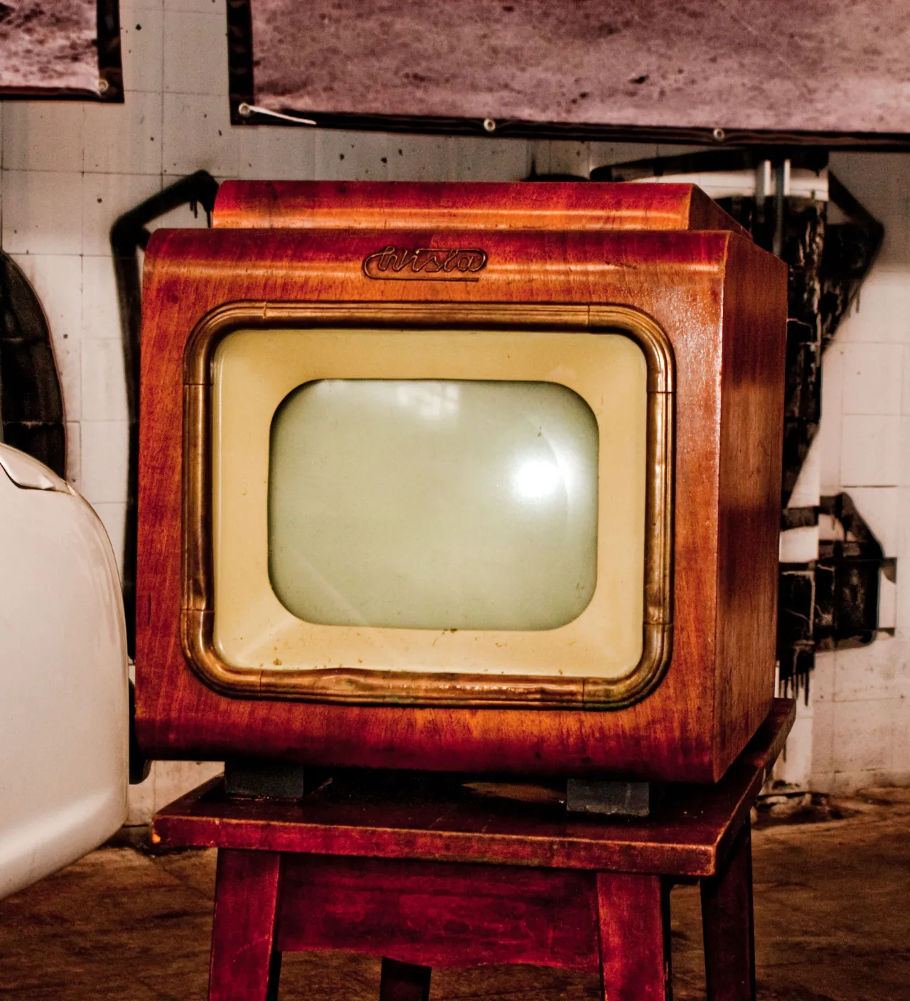 Zdjęcie Pierwszy tv w Polsce: fascynująca historia telewizji i jej początki