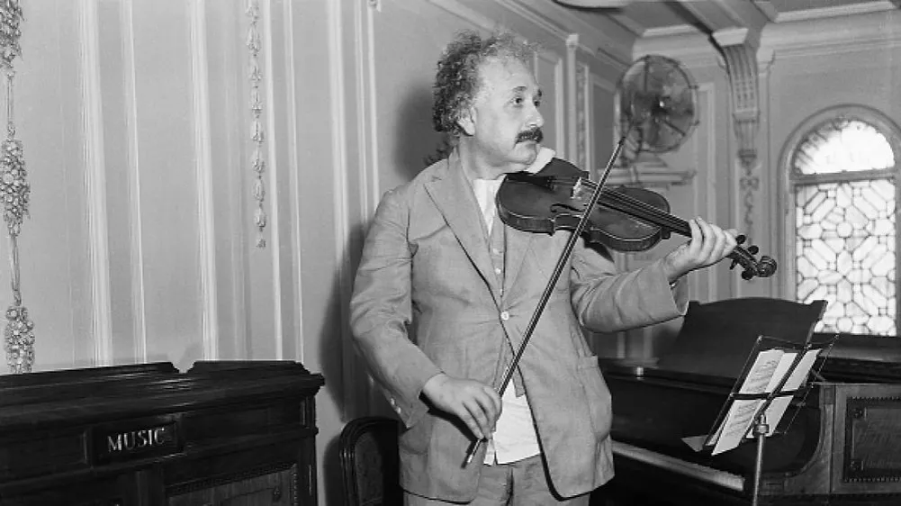 Zdjęcie Skąd pochodzi Albert Einstein? Odkryj jego fascynujące korzenie