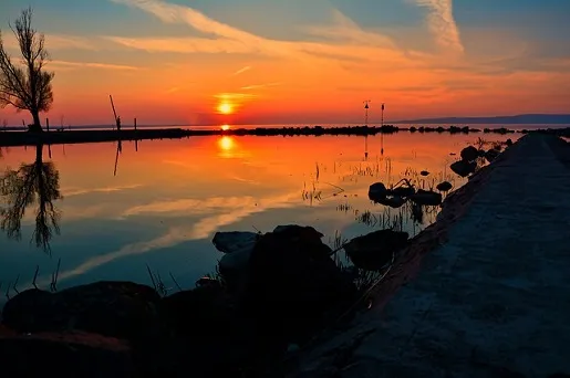 Zdjęcie Gdzie najlepiej nad Balaton z dzieckiem? Odkryj idealne miejsca na wakacje