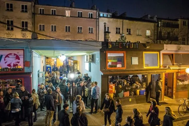 Zdjęcie Gdzie na piwo w Warszawie? Odkryj najlepsze lokale i browary