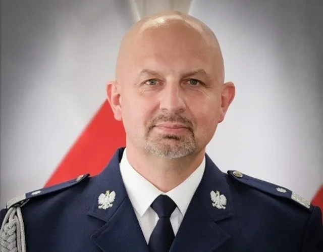 Zdjęcie Ile naprawdę zarabia naczelnik policji w Polsce? Sprawdź szczegóły!