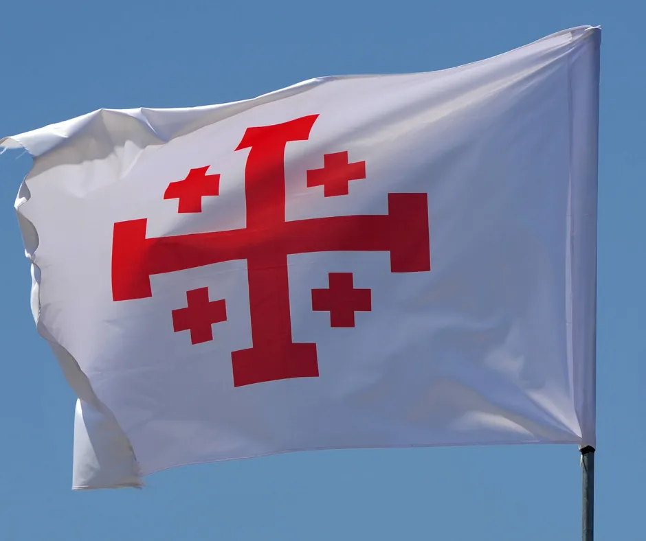 Zdjęcie Noszenie krzyża jerozolimskiego w wierze katolickiej - poznaj symbolikę