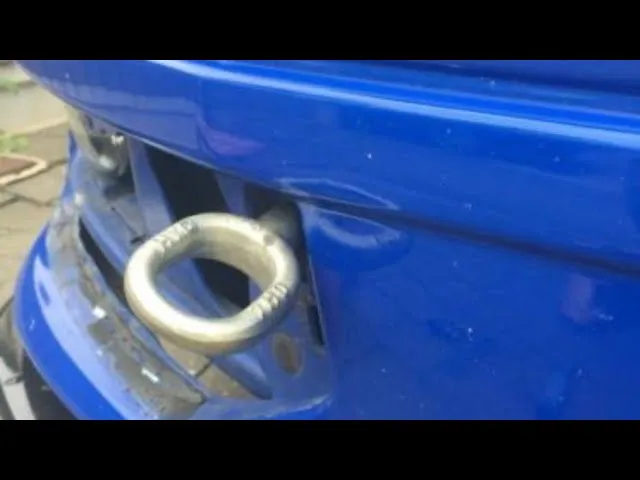 Zdjęcie Gdzie wkręcić ucho do holowania VW T5 - prosta instrukcja krok po kroku