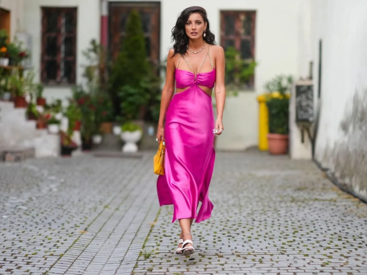Zdjęcie Jakie buty do sukienki w kolorze fuksji? Stylizacje, które zachwycają