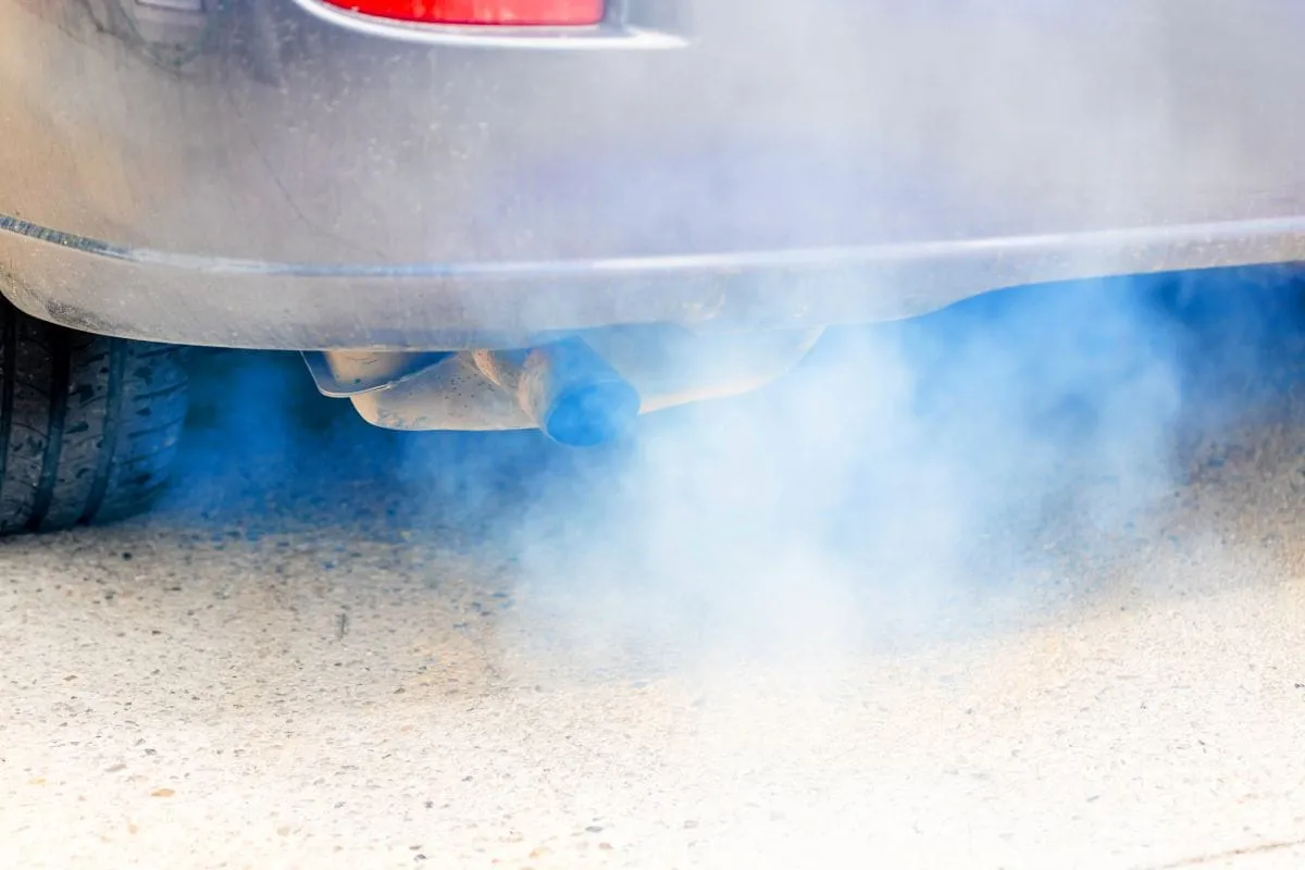 Zdjęcie Dlaczego diesel kopci? Odkryj przyczyny i sposoby na rozwiązanie problemu
