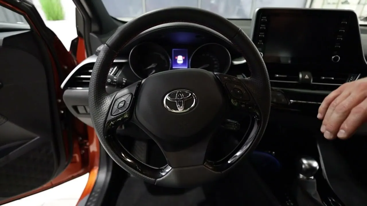 Zdjęcie Toyota CHR: jak włączyć tryb sport szybko i skutecznie - poradnik