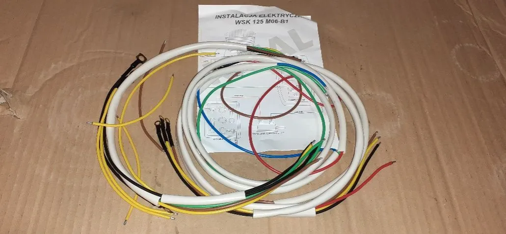 Zdjęcie Wiązka elektryczna WSK 125 - Instalacja i porównanie wersji dostępnych