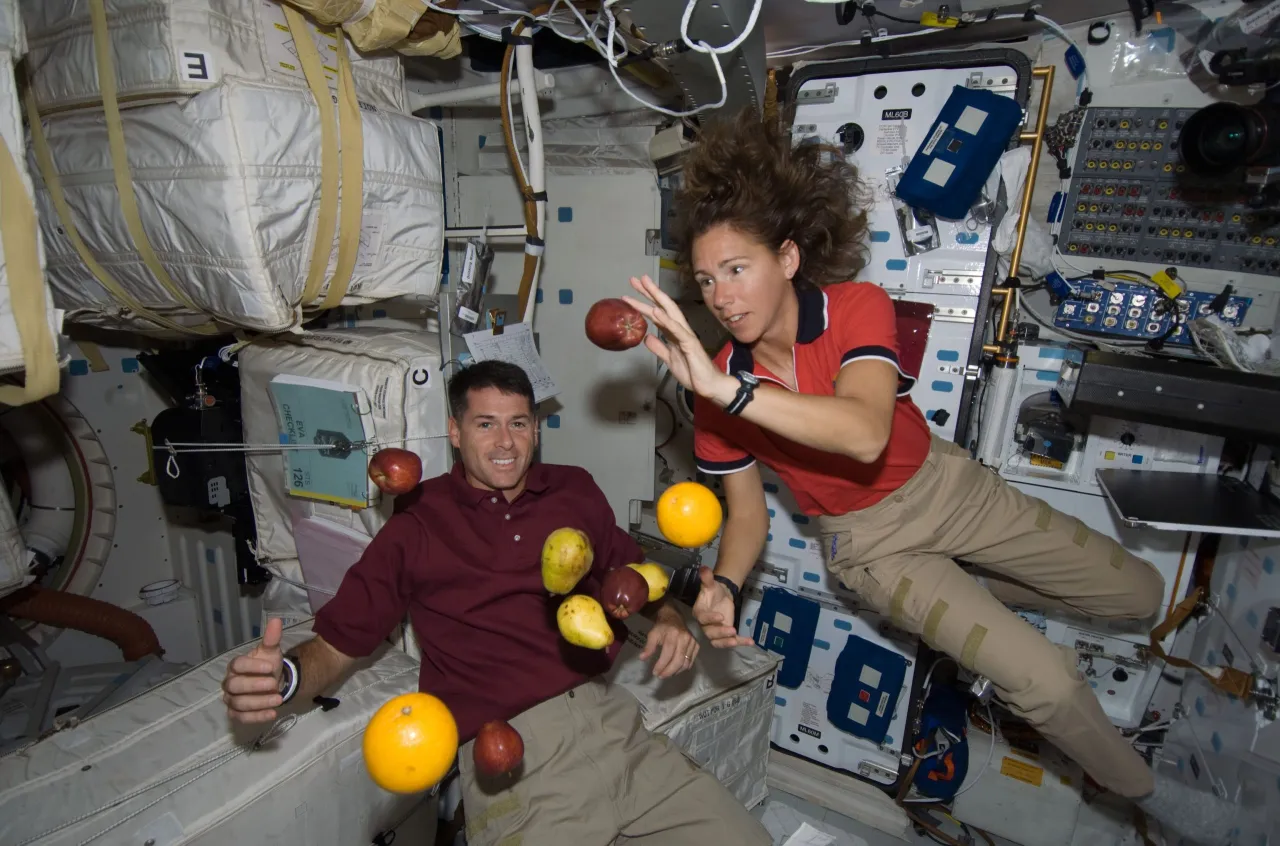 Zdjęcie Zaskakujące posiłki astronautów w kosmosie - poznaj ich codzienną dietę