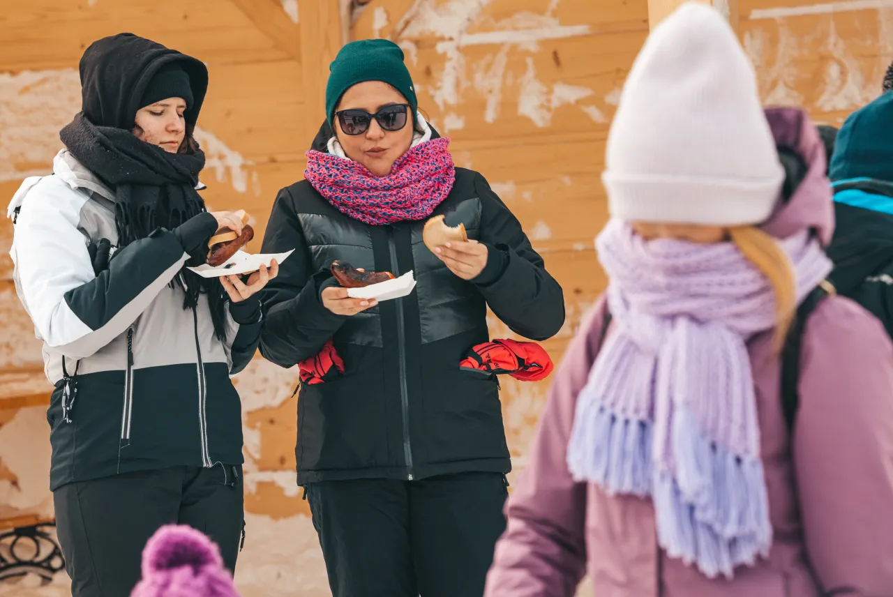 Zdjęcie Jak się ubrać na kulig, aby nie zmarznąć i cieszyć się zimą