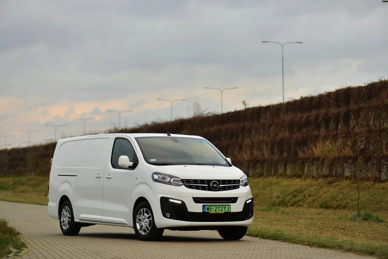 Zdjęcie Opel Vivaro jaki silnik wybrać, aby uniknąć wysokich kosztów eksploatacji?