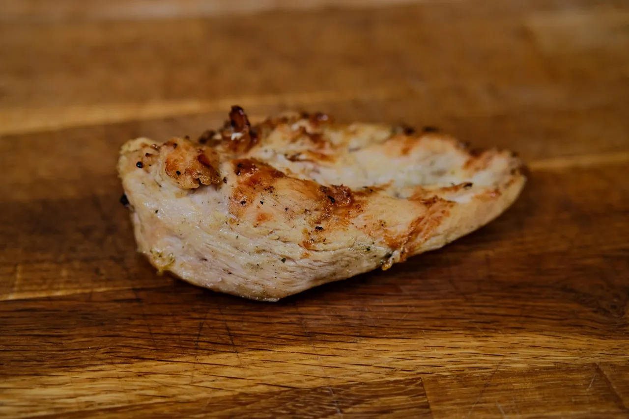 Zdjęcie Jakie przyprawy do fileta z kurczaka, aby uzyskać wyjątkowy smak?