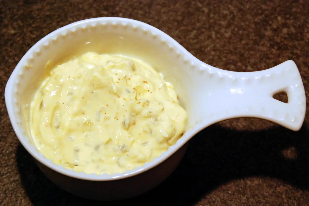 Zdjęcie Jak zrobić sos do hamburgerów – prosty przepis na pyszny smak