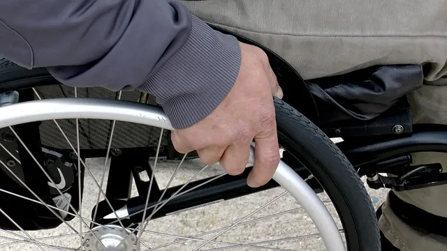 Zdjęcie Czy można pobierać świadczenie pielęgnacyjne i rentę jednocześnie?