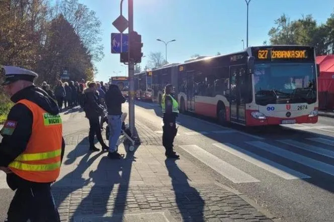 Zdjęcie Jak dojechać na cmentarz Łostowicki w Gdańsku bez stresu i korków