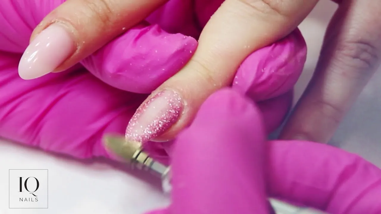 Zdjęcie Jak usunąć manicure tytanowy? Skuteczne metody i najlepsze porady.