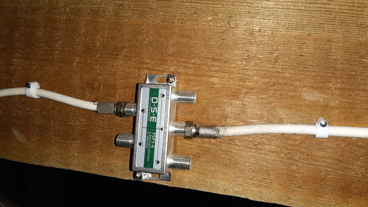 Zdjęcie Jak sprawdzić kabel antenowy, aby uniknąć problemów z sygnałem