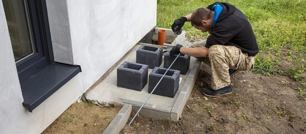Zdjęcie Jak zrobić fundament pod pompę ciepła - uniknij kosztownych błędów