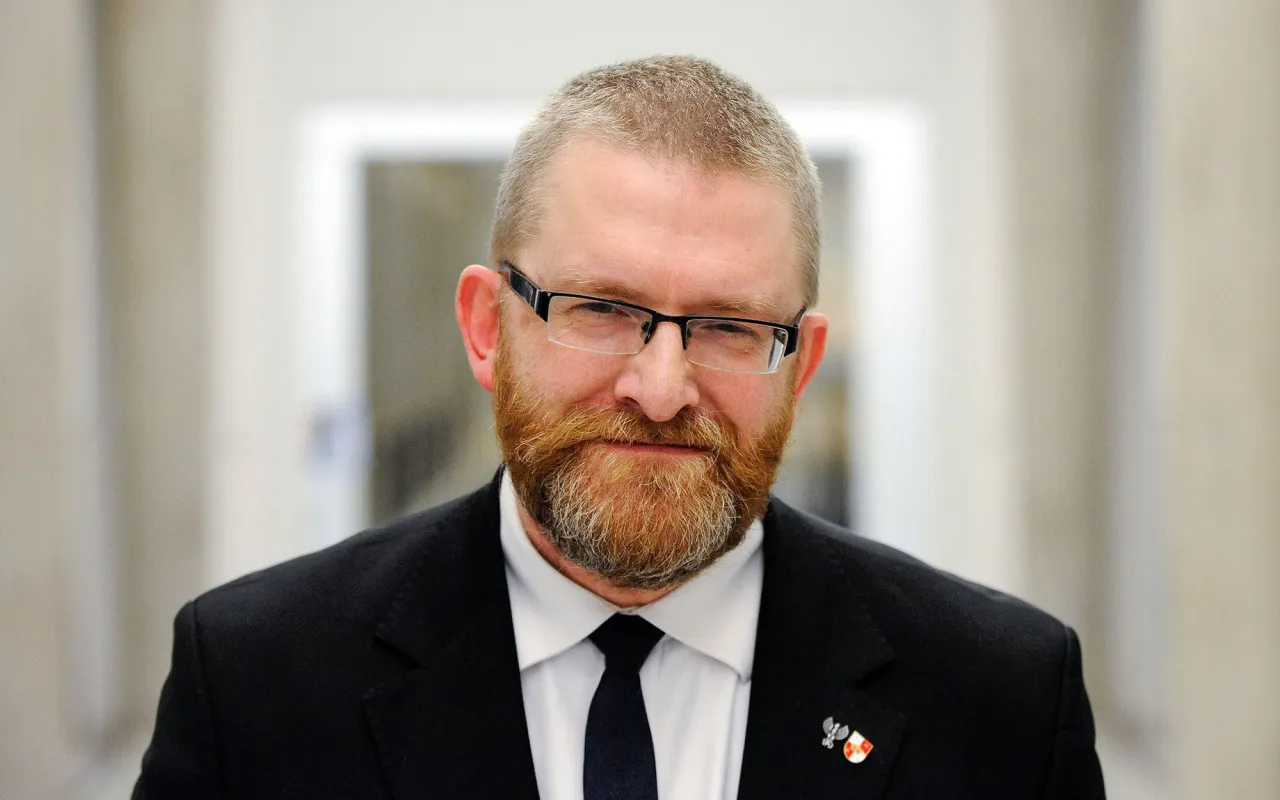 Zdjęcie Kto to jest Grzegorz Braun? Kontrowersje i osiągnięcia polityka