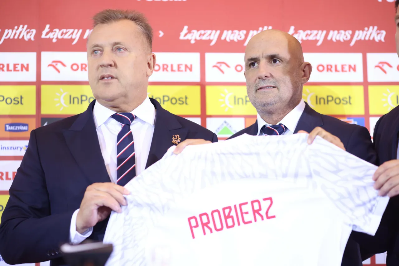 Zdjęcie Ile zarabia trener reprezentacji Polski? Zaskakujące wyniki i porównania