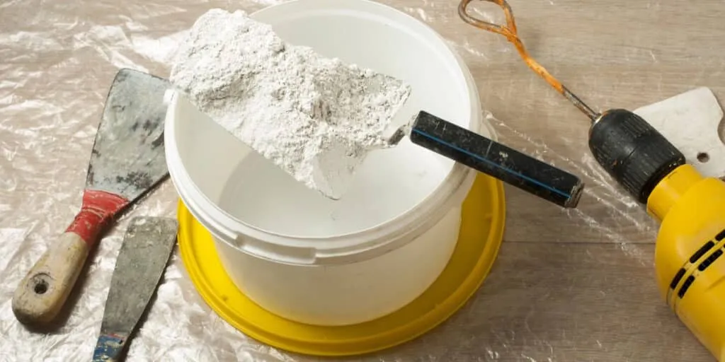 Zdjęcie Kalkputz oder Kalkzementputz Keller: Welcher schützt besser vor Feuchtigkeit?