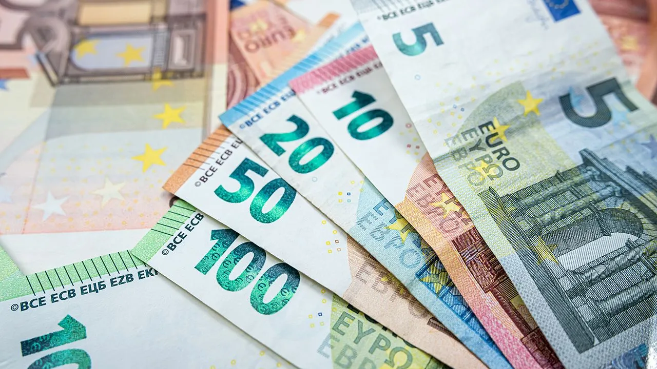 Zdjęcie O której godzinie NBP ogłasza kursy walut? Sprawdź ważne informacje