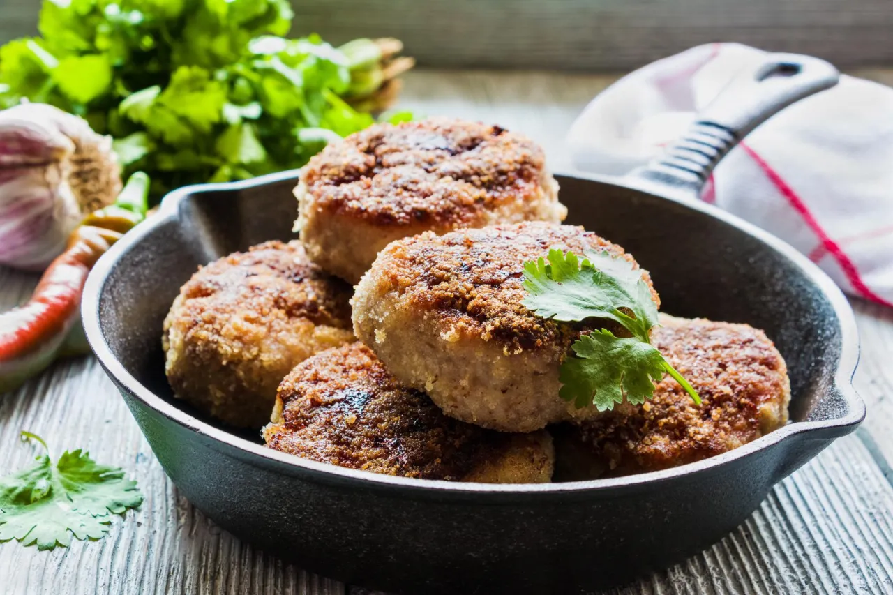 Zdjęcie Ile kcal ma kotlet mielony: pełna analiza wartości odżywczych w liczbach