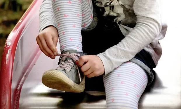 Zdjęcie Jak ubrać dziecko na dzień kropki: Praktyczne porady dla rodziców