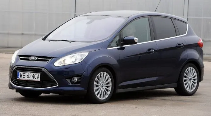 Zdjęcie Ford C-Max: Który silnik benzynowy wybrać? Porównanie i opinie