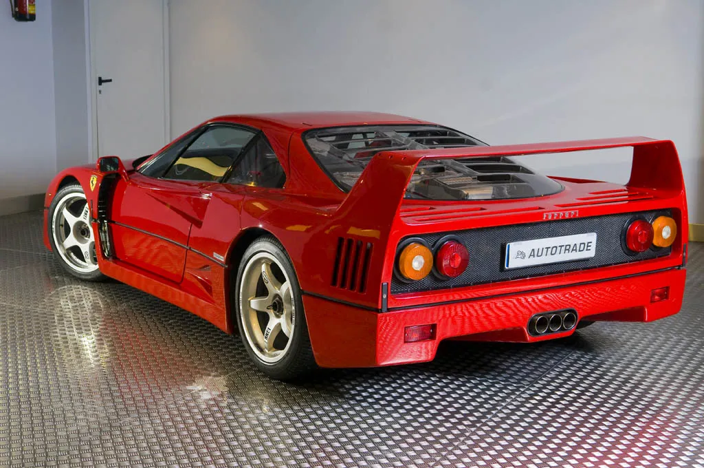 Zdjęcie Ferrari F40 ile sztuk wyprodukowano? Zaskakująca historia produkcji