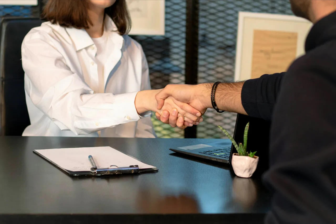 Zdjęcie Zatrudnienie B2B co to? Zrozumienie kluczowych aspektów tej formy pracy