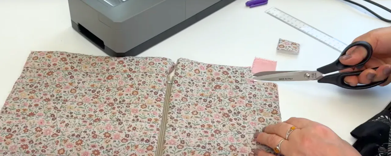 Zdjęcie Jak uszyć kosmetyczkę w prosty sposób – krok po kroku dla każdego