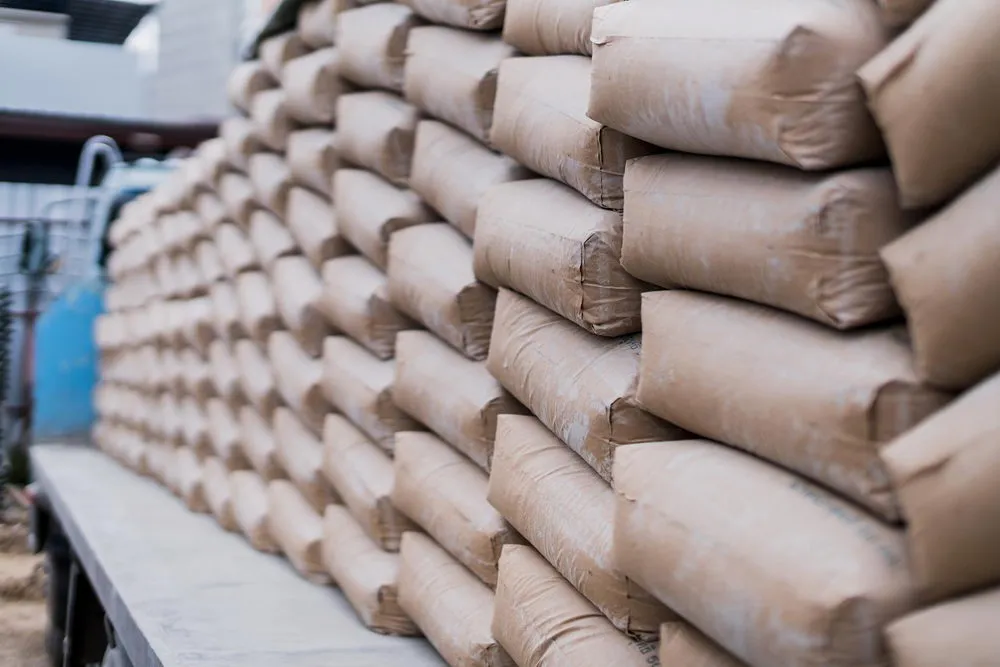 Zdjęcie Jaki cement na posadzki 32 5 czy 42 5 - wybierz mądrze dla trwałości