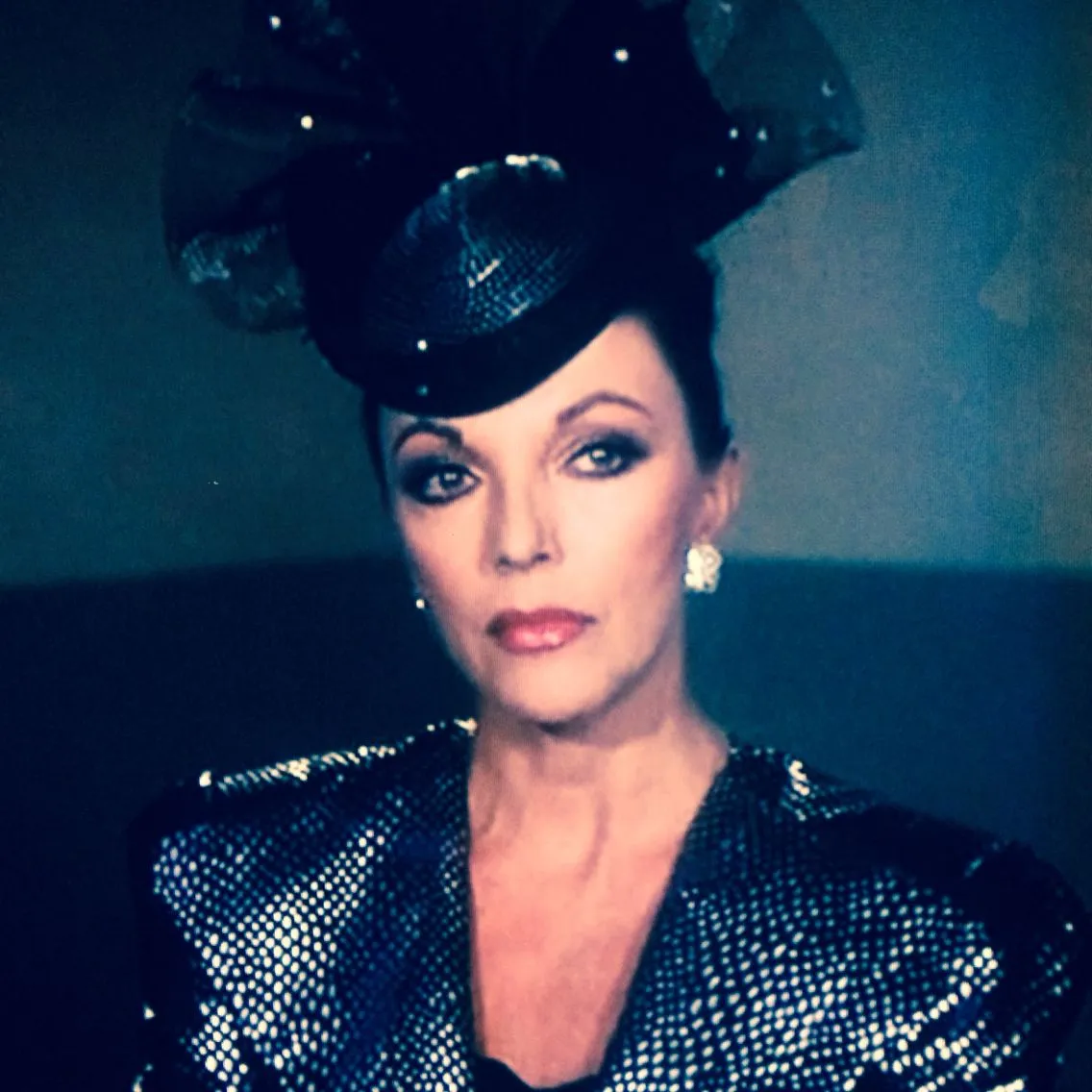 Zdjęcie Joan Collins w Dynastii: jej rola, wpływ na serial i tajemnice kariery