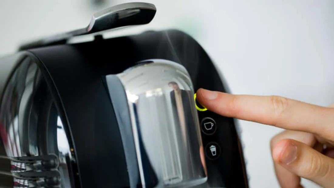 Zdjęcie Kaffeemaschine entkalken mit Zitronensaft: So vermeiden Sie Schäden