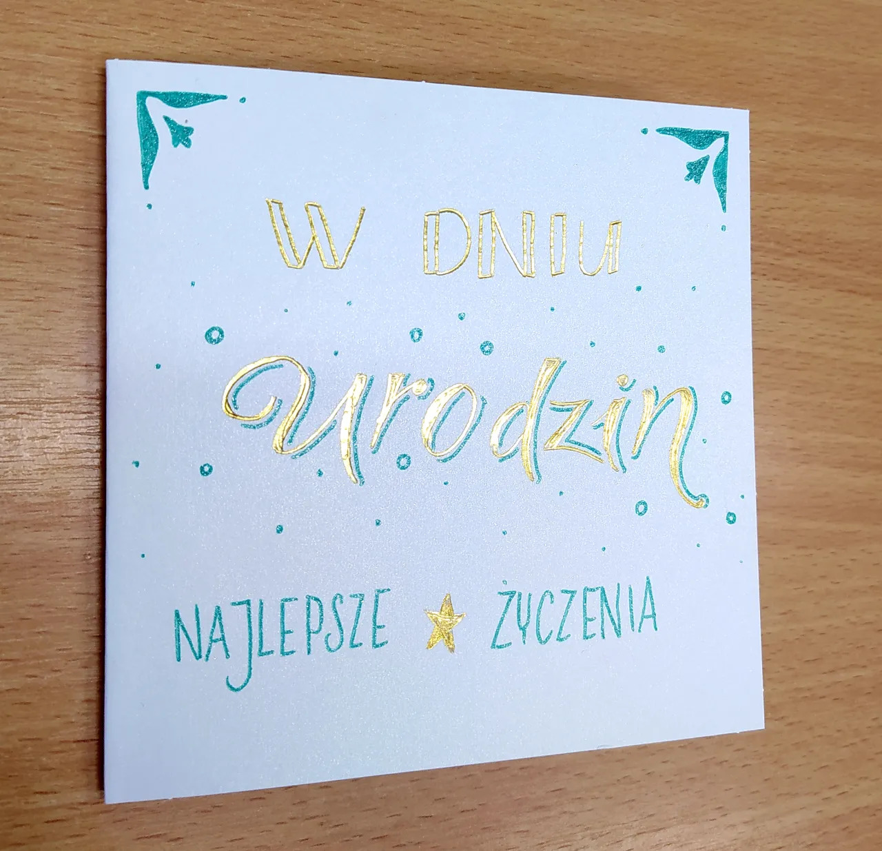 Zdjęcie Jak napisać spóźnione życzenia urodzinowe, które naprawdę się liczą