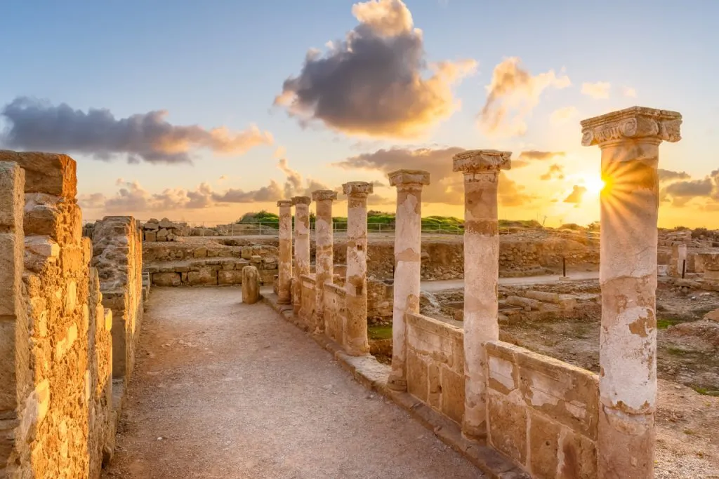 Zdjęcie Ile trwa lot na Cypr z Krakowa? Czas lotu do Larnaki i Pafos