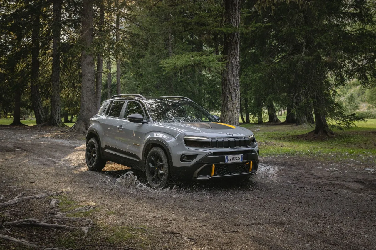 Zdjęcie Ile kosztuje jeep avenger? Ceny i różnice między wersjami