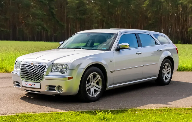 Zdjęcie Opinie Chrysler 300C: który silnik wybrać, aby uniknąć wysokich kosztów?