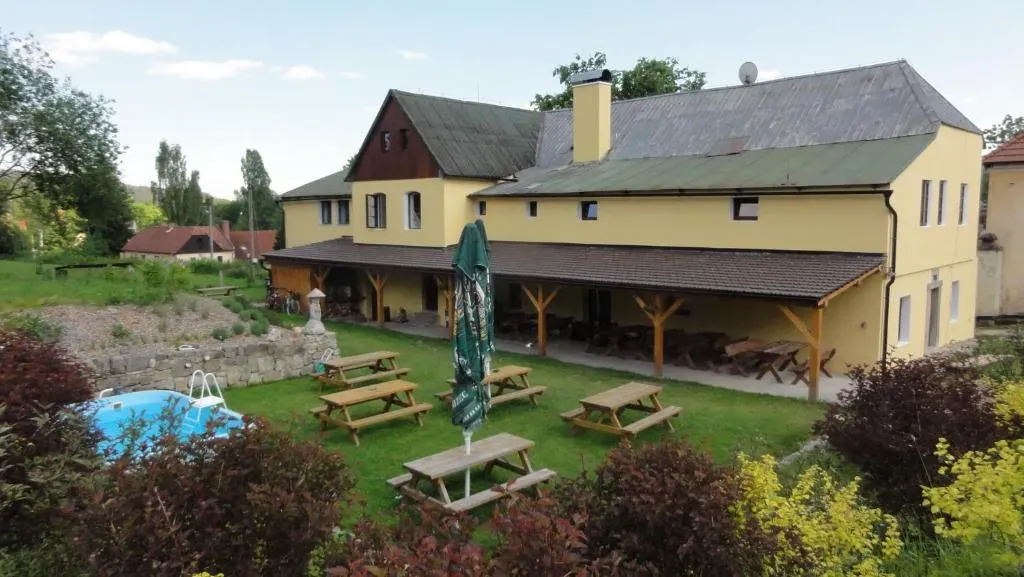 Zdjęcie Gdzie zjeść w Adrspach? Najlepsze miejsca na pyszną kuchnię