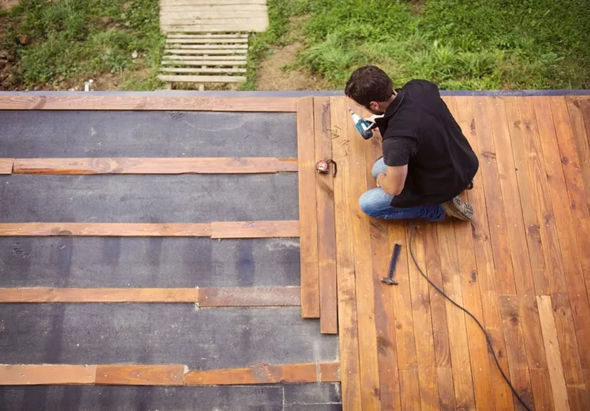 Zdjęcie Jak wykończyć taras betonowy? Skuteczne metody i inspiracje aranżacyjne