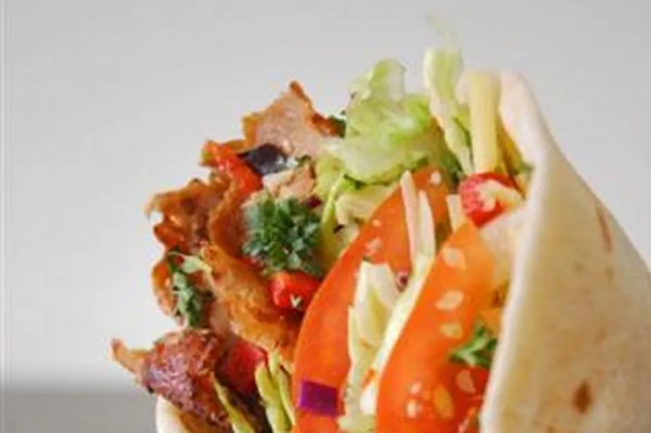 Zdjęcie Z czego jest baranina w kebabie? Odkryj prawdę o składzie mięsa