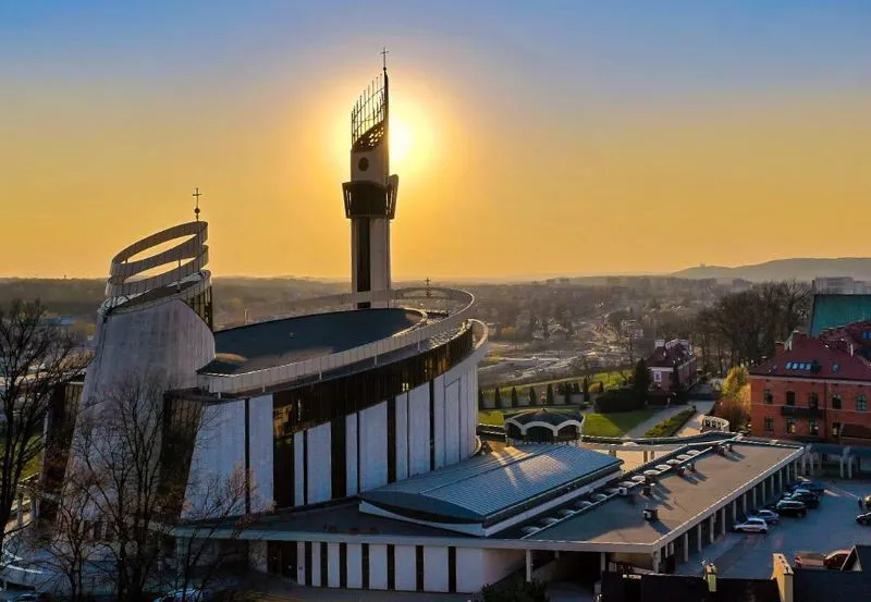 Zdjęcie Łagiewniki atrakcje: Najważniejsze miejsca, które musisz zobaczyć
