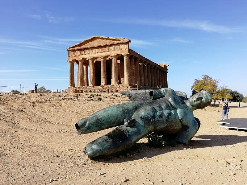 Zdjęcie Igor Mitoraj w Piazza Armerina: rzeźby, które zmieniają spojrzenie na sztukę